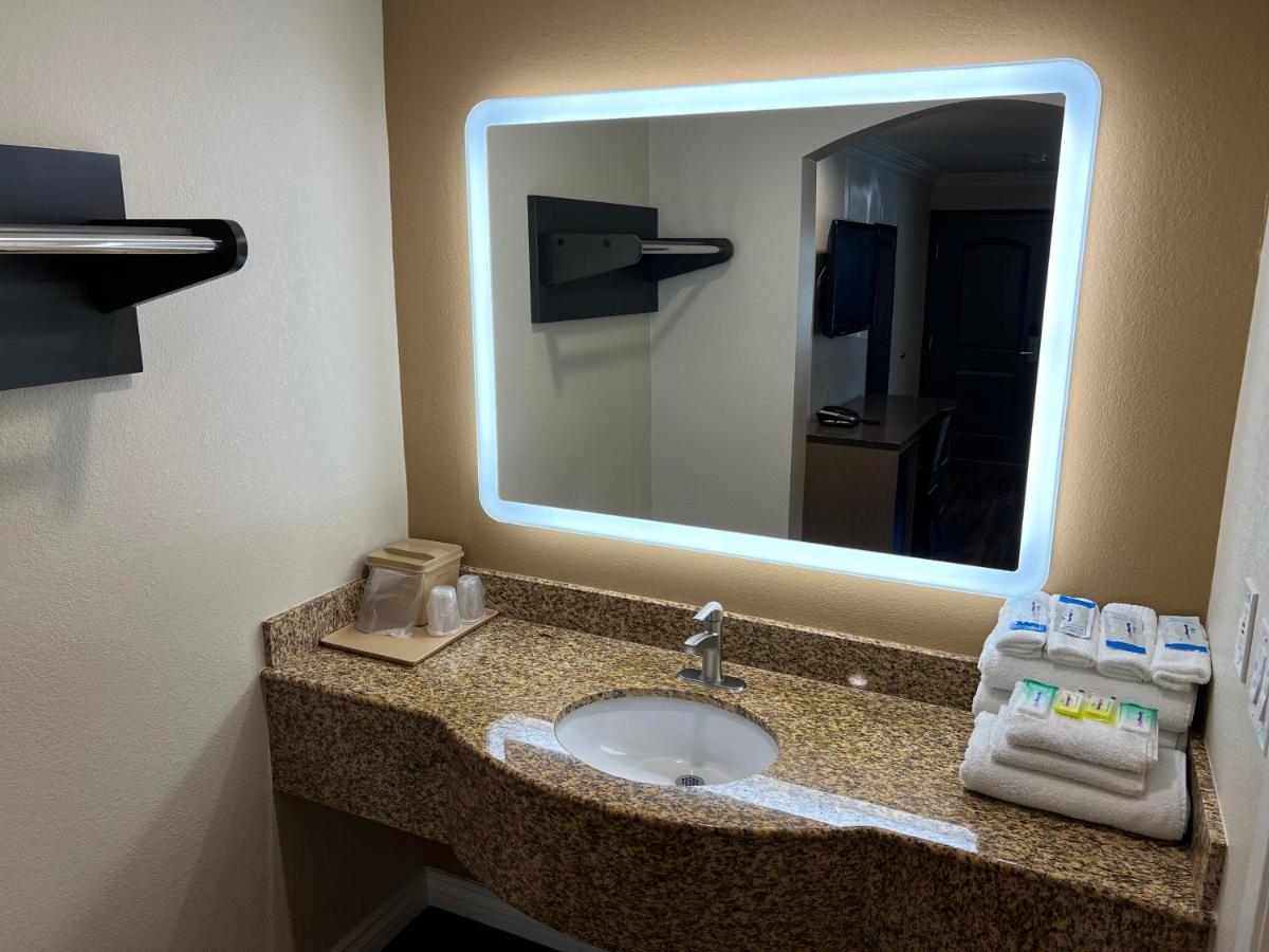 Walnut Inn & Suites West Covina Kültér fotó