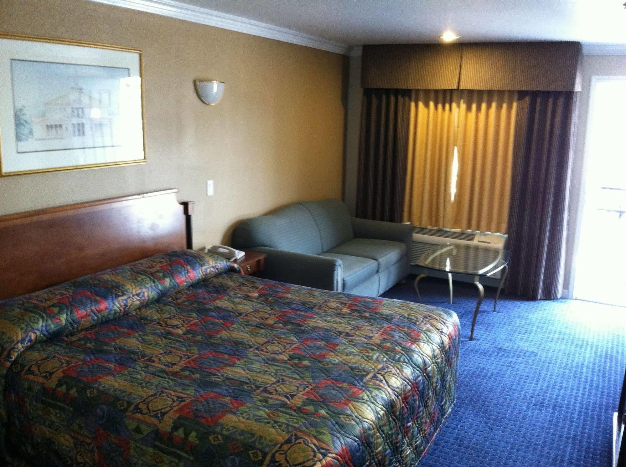 Walnut Inn & Suites West Covina Kültér fotó